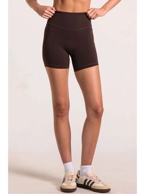 NWT FORM Core Shorts in Espresso Brown Cocoa Biker Athletic Buttery Basics Soft
